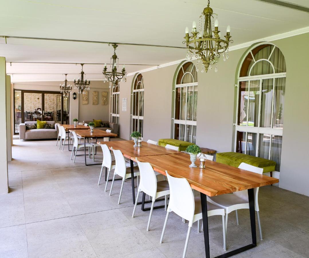 Scott'S Manor Guesthouse Function And Conference Venue Лихтенбург Экстерьер фото