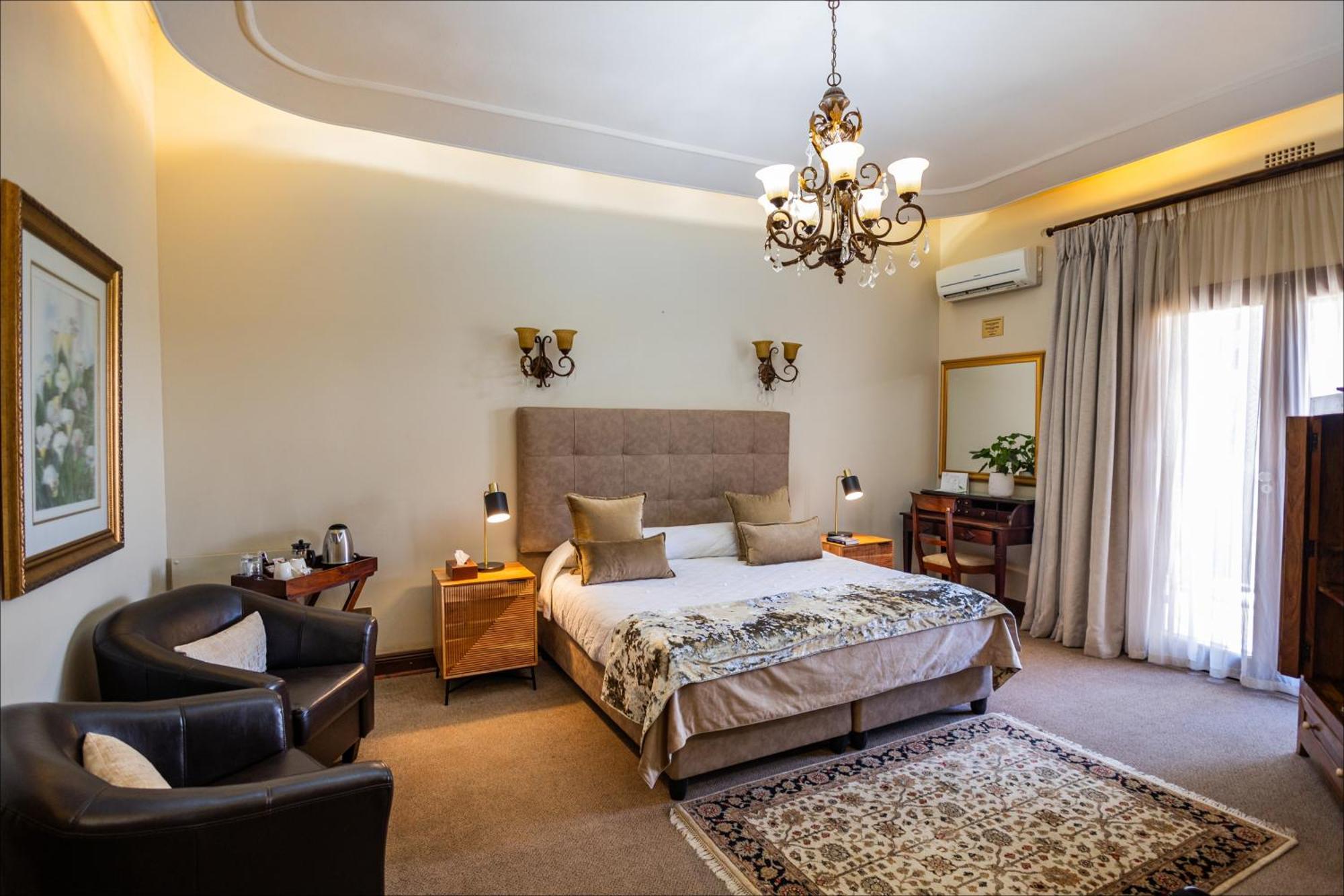 Scott'S Manor Guesthouse Function And Conference Venue Лихтенбург Экстерьер фото